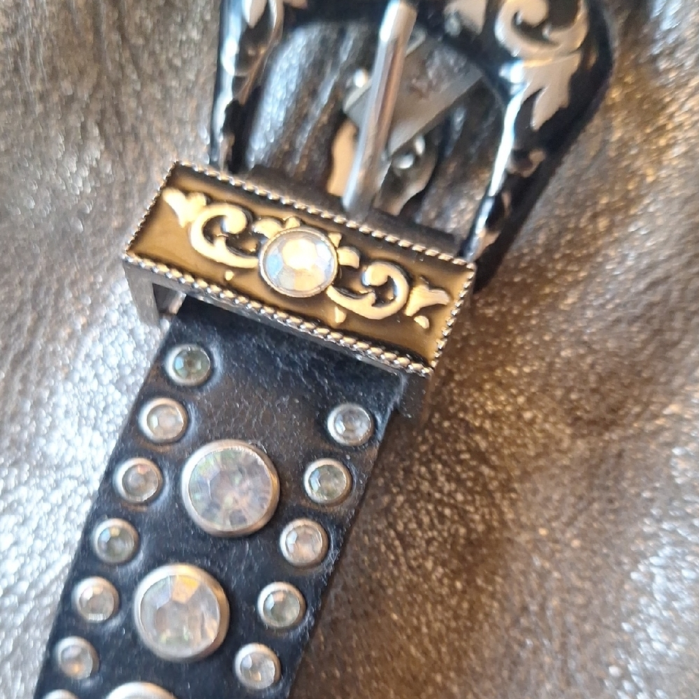 Source Unknown Black and Silver Women's Watch - Picture 7 of 11
